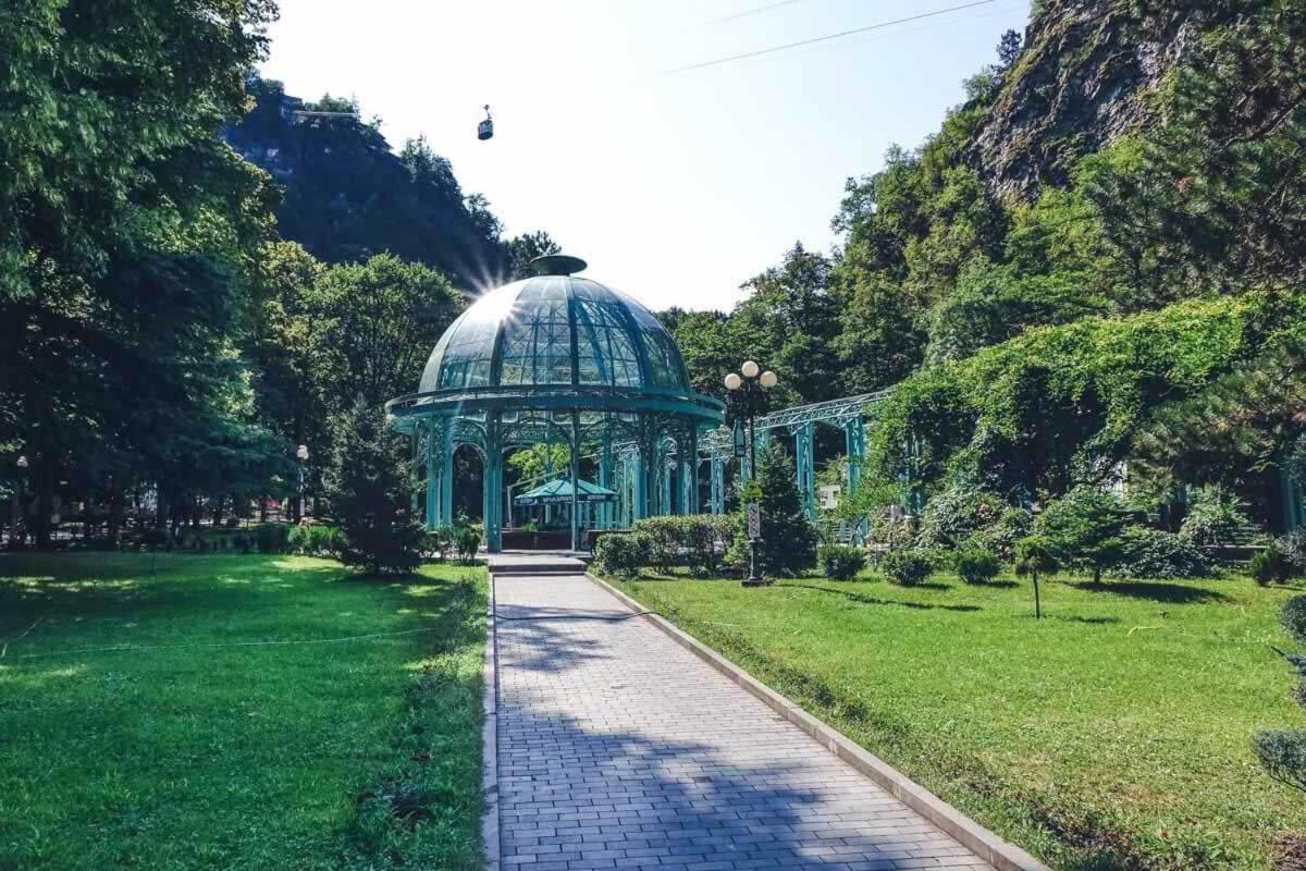 Vaniko'S Guesthouse Borjomi Exterior foto