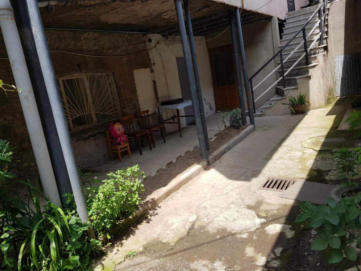 Vaniko'S Guesthouse Borjomi Exterior foto